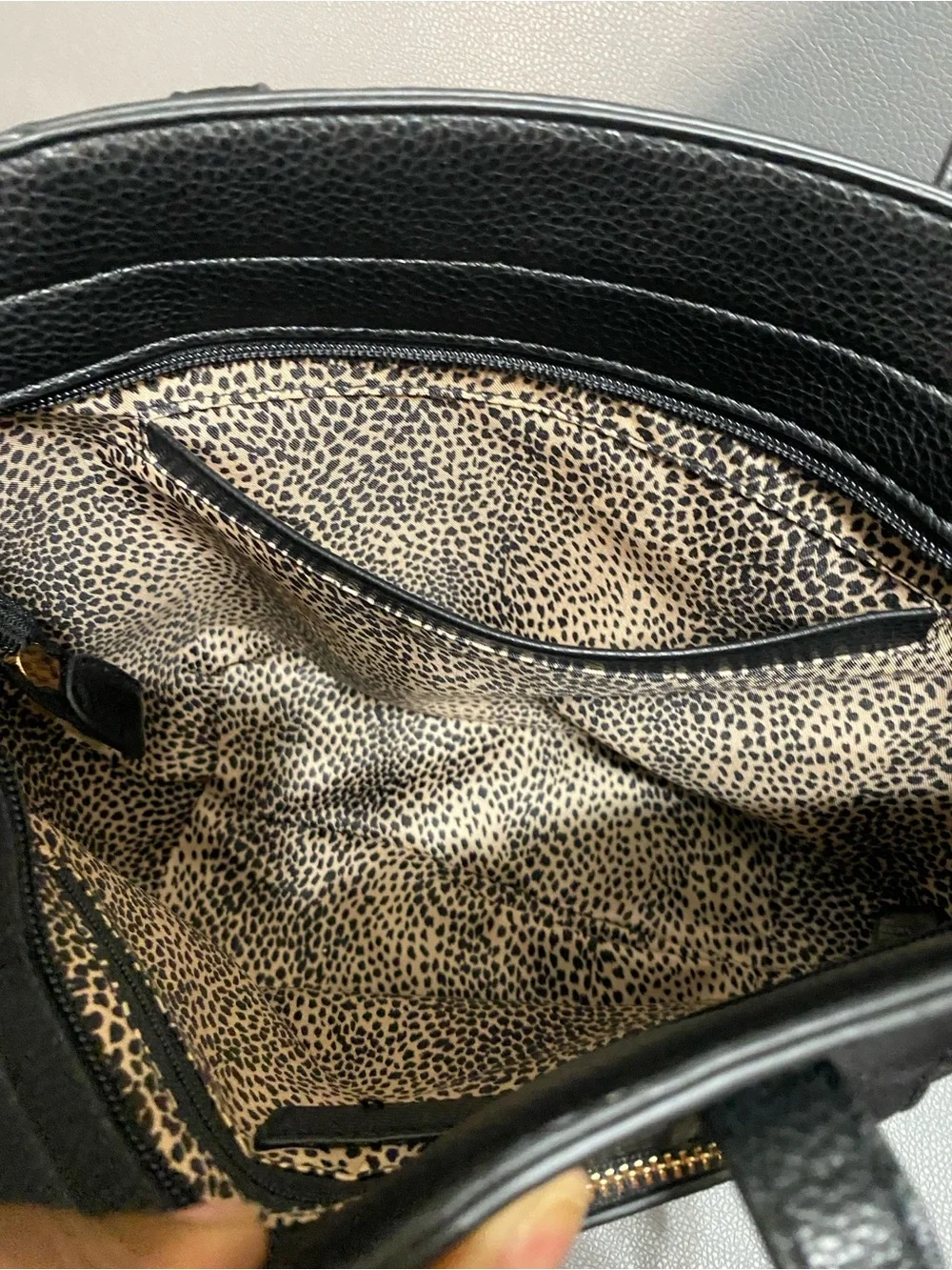 NWT Isabelle Vegan Bucket Shoulder Bag